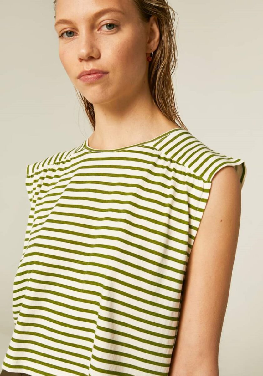 Λαδί ριγέ t-shirt lovebyhands.gr