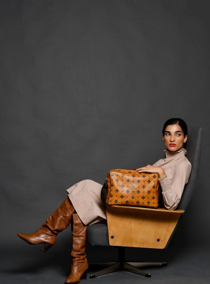 Favorite Large Signature Bag love.sinnefo.cloud