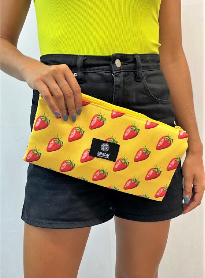 Yellow Straberry Print Beach Necessaire love.sinnefo.cloud