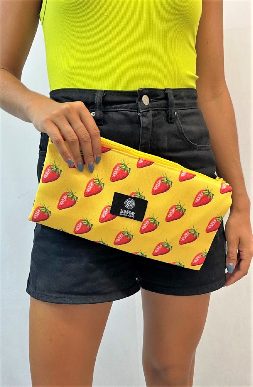 Yellow Straberry Print Beach Necessaire love.sinnefo.cloud