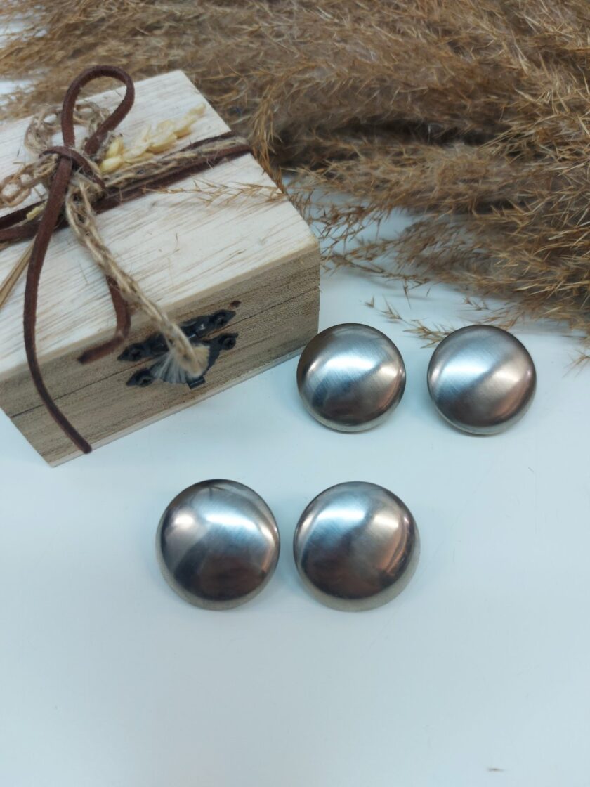Button Silver love.sinnefo.cloud