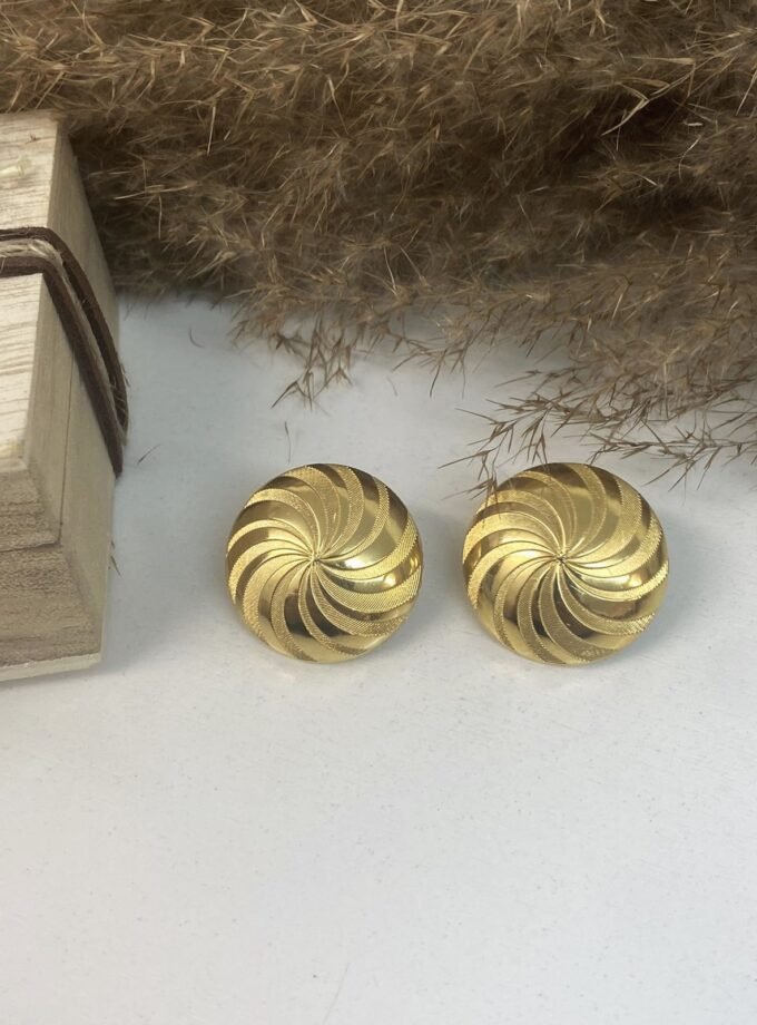 Gold Spiral love.sinnefo.cloud