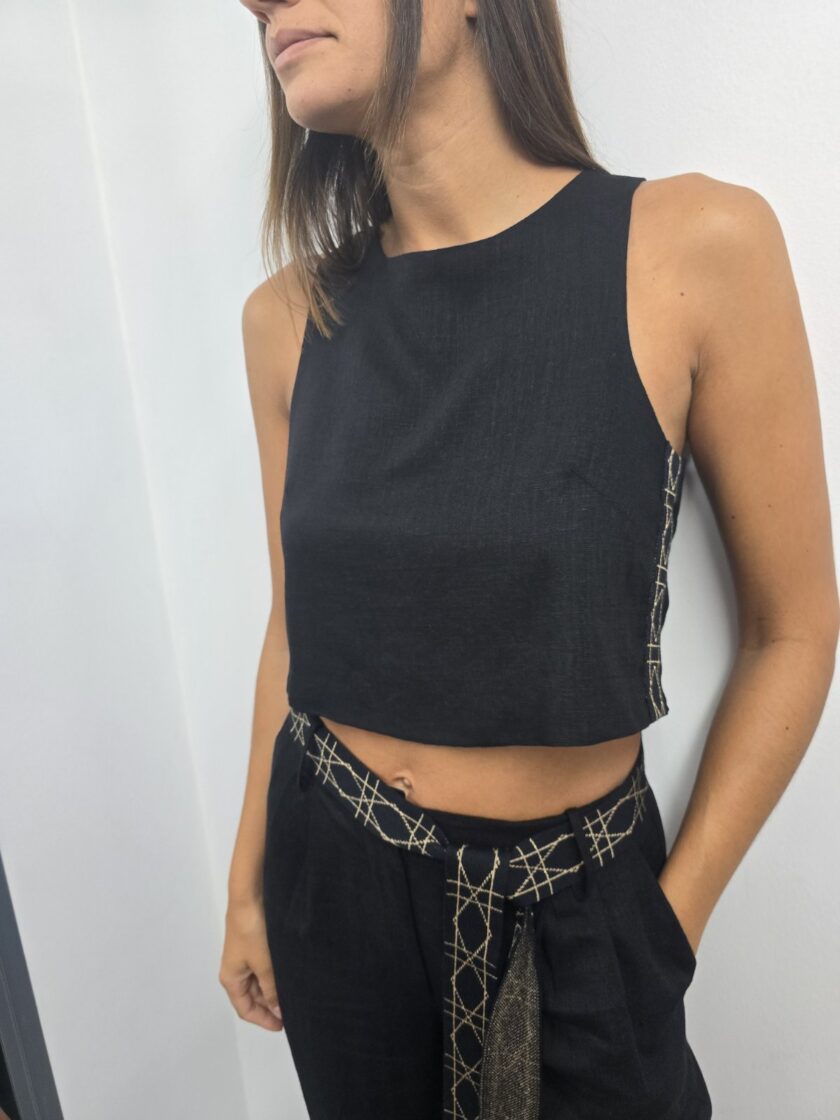 Κοντό cut-out λινό τοπ (Black) love.sinnefo.cloud