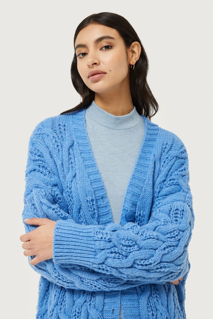 Long blue cable knit cardigan lovebyhands.gr