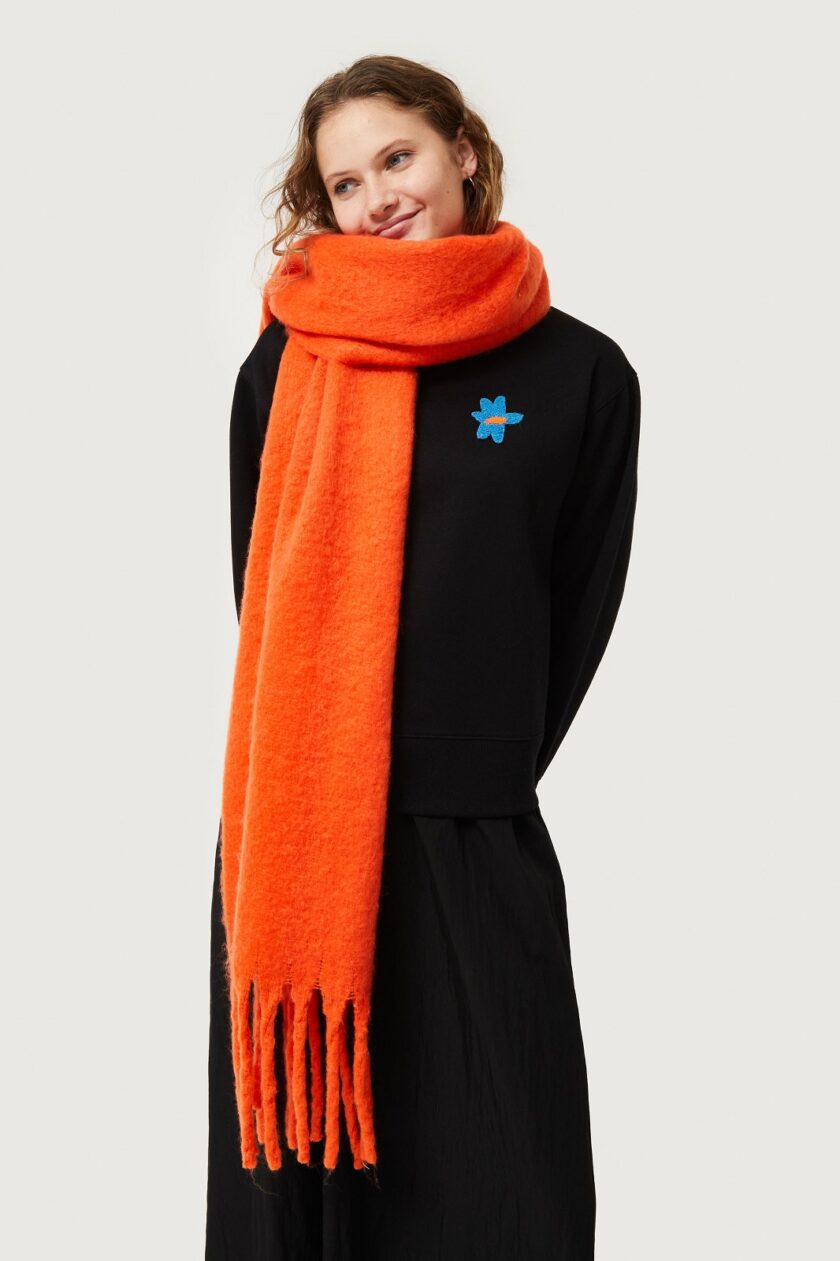 Long scarf lovebyhands.gr
