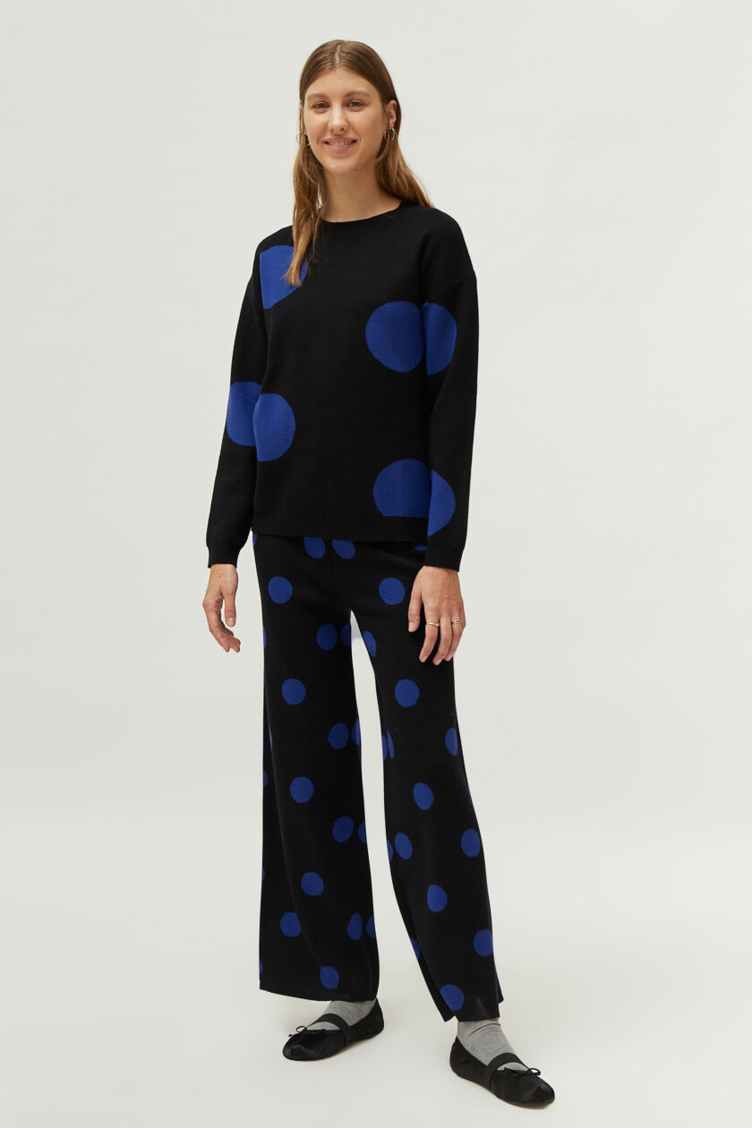 Blue polka dot printed jacquard knit sweater lovebyhands.gr