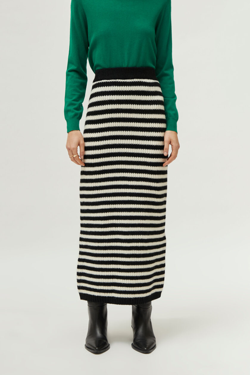 Long black striped knit skirt lovebyhands.gr