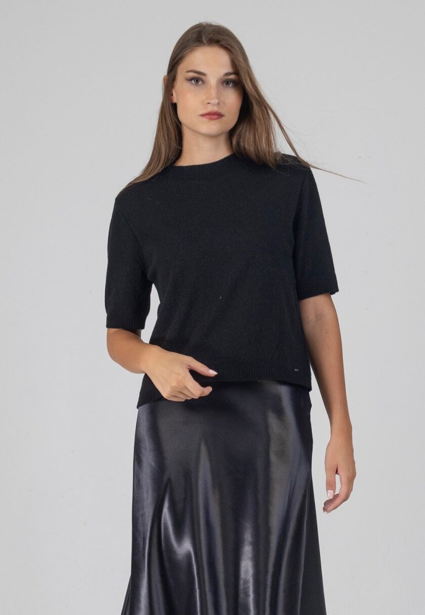 Τ-shirt με κασμίρι black lovebyhands.gr