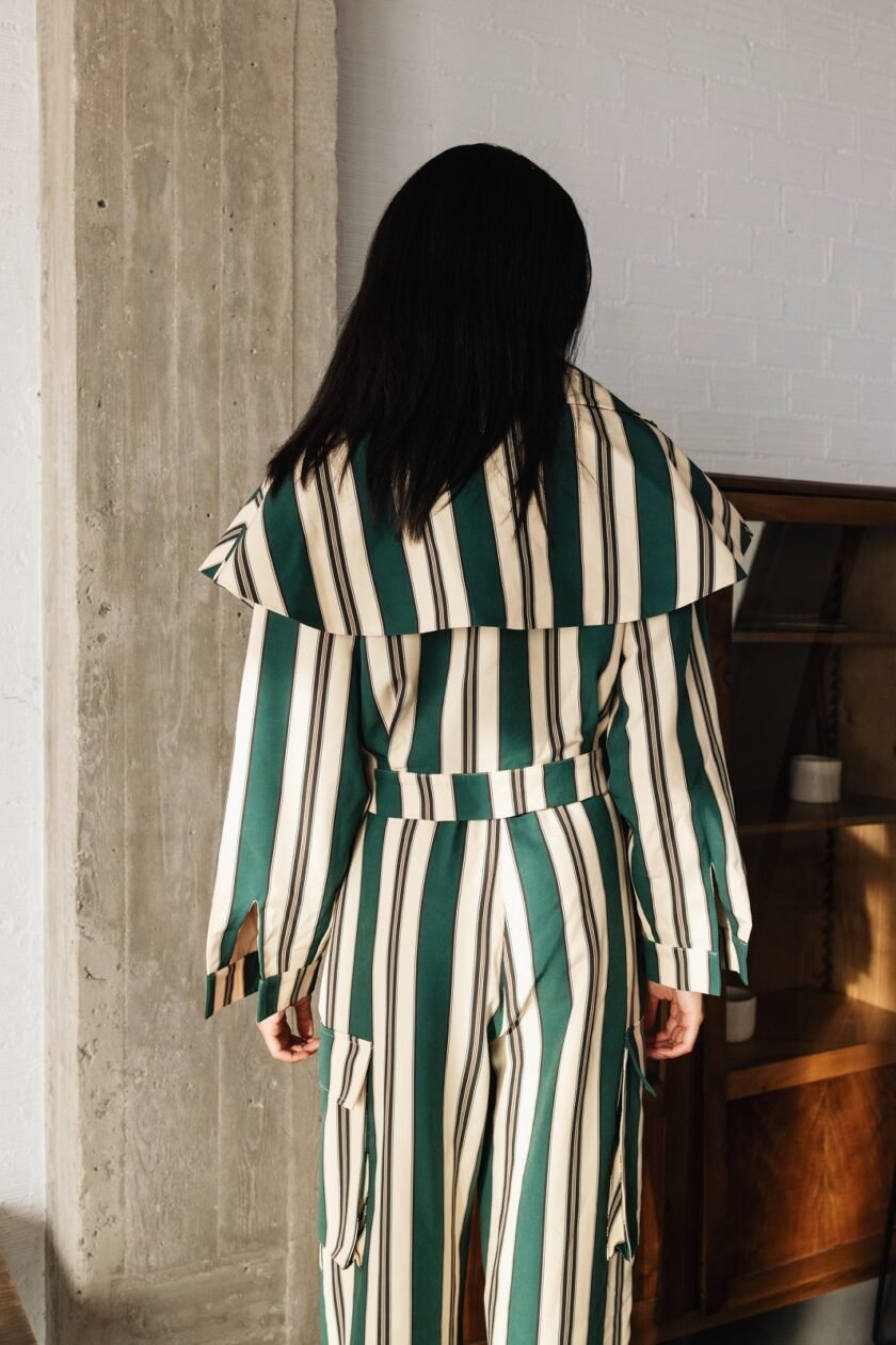 Megan Crop Jacket lovebyhands.gr