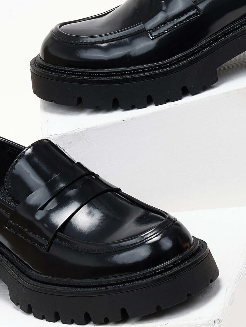 Shiny Loafers lovebyhands.gr