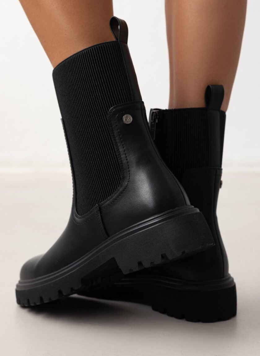 Skiny Boots lovebyhands.gr