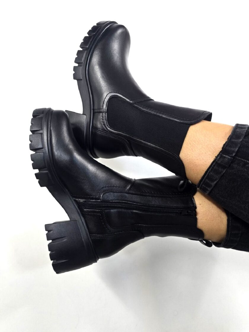 Loukia Boots lovebyhands.gr