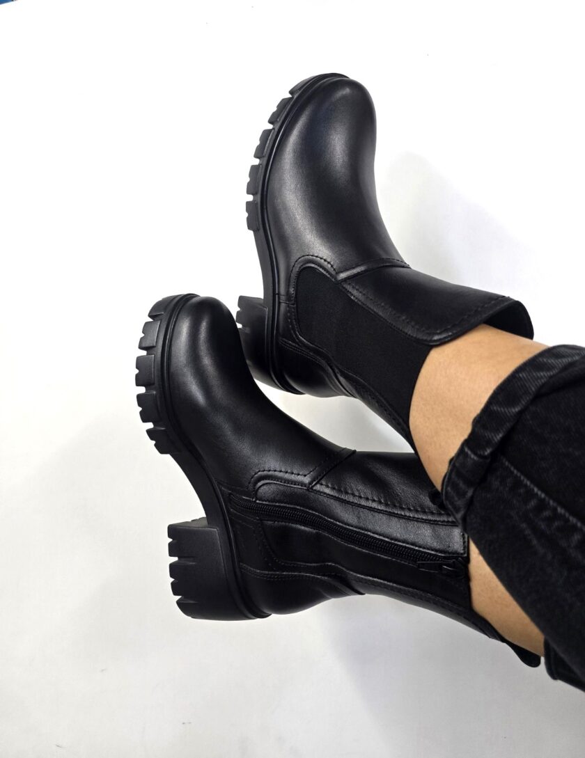 Loukia Boots lovebyhands.gr