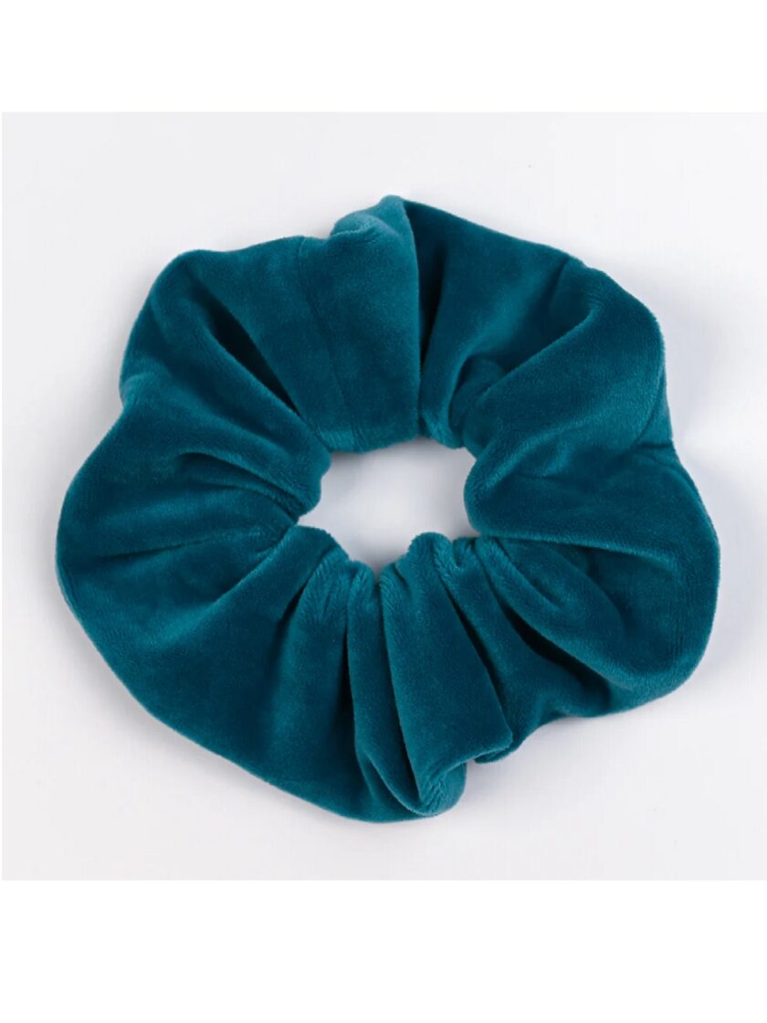 Shiny velvet scrunchie πετρόλ lovebyhands.gr