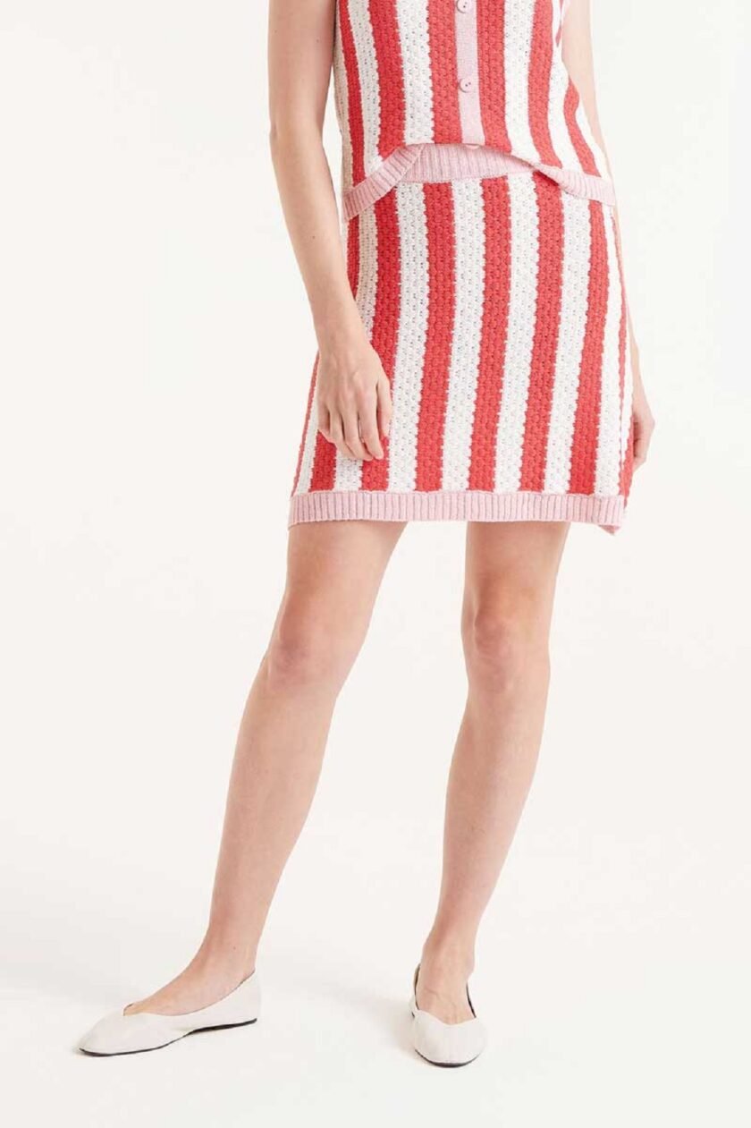 Short skirt with red stripes lovebyhands.gr