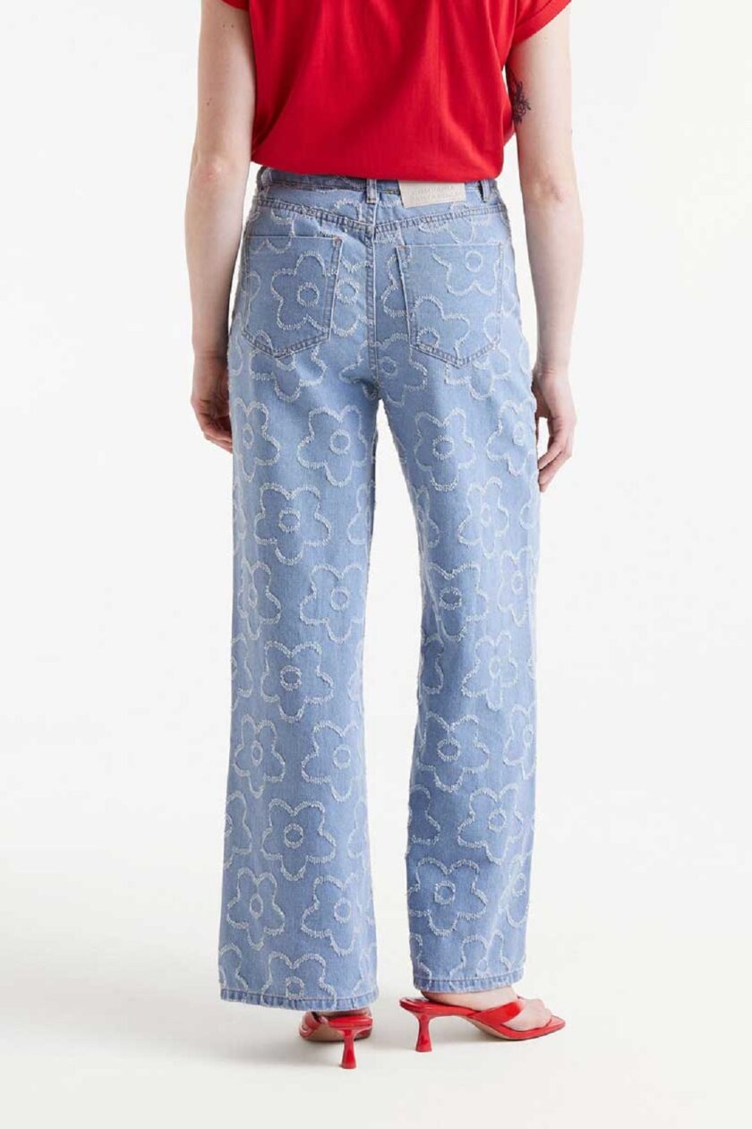 Denim jeans with woven flowers lovebyhands.gr