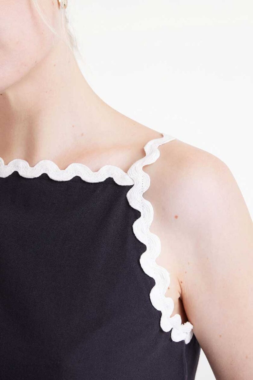 Black picunela strappy top lovebyhands.gr
