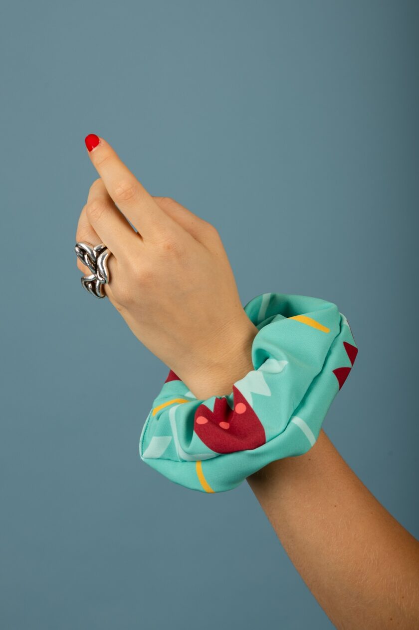 Madeleine scrunchie lovebyhands.gr