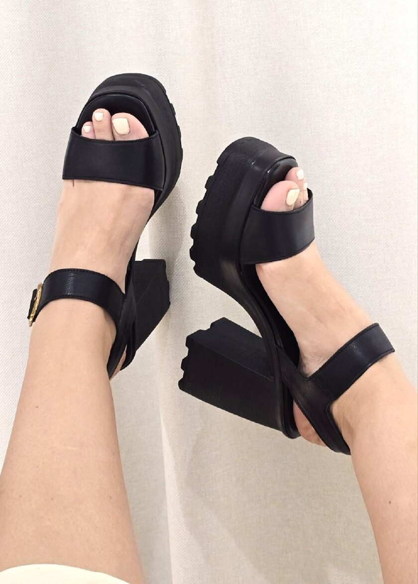 Sandra Heels lovebyhands.gr
