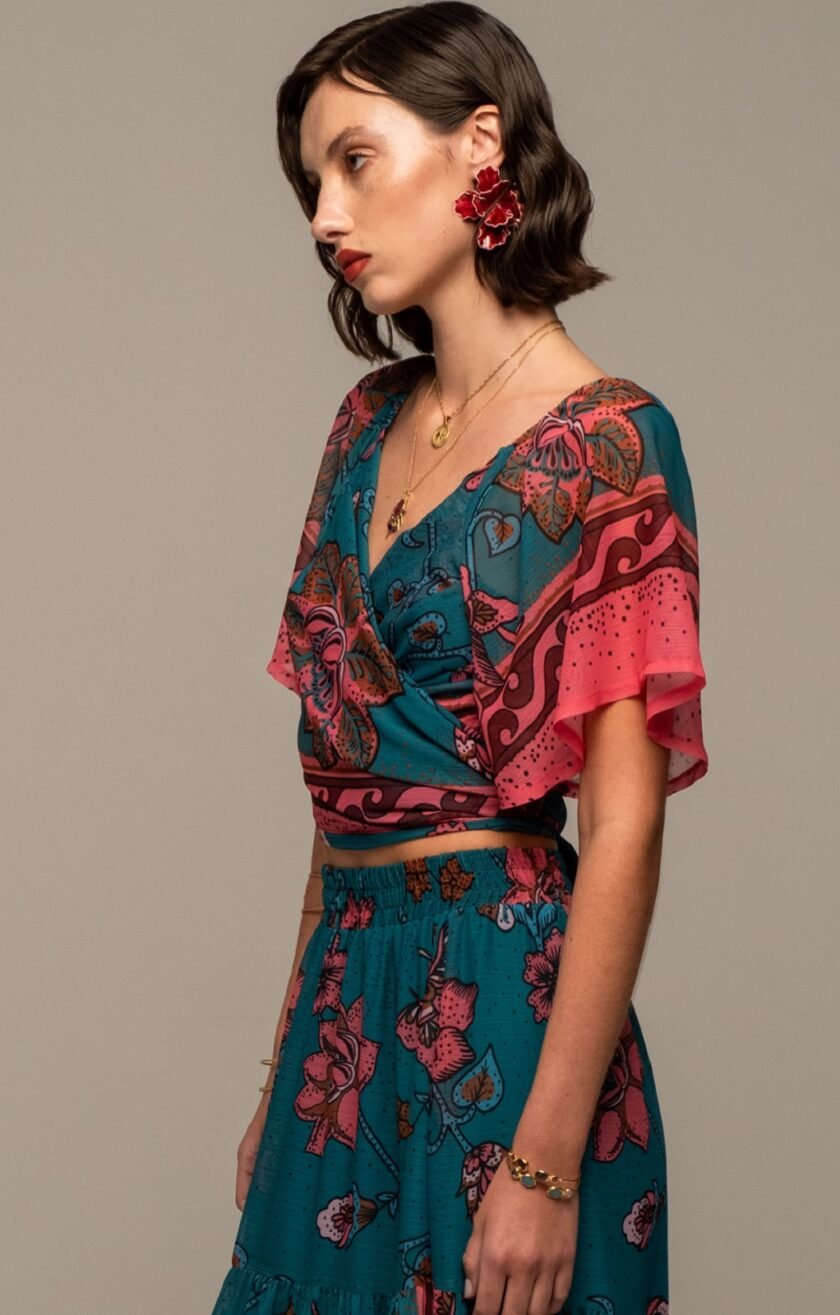 Magnolia Wrap Crop Top lovebyhands.gr