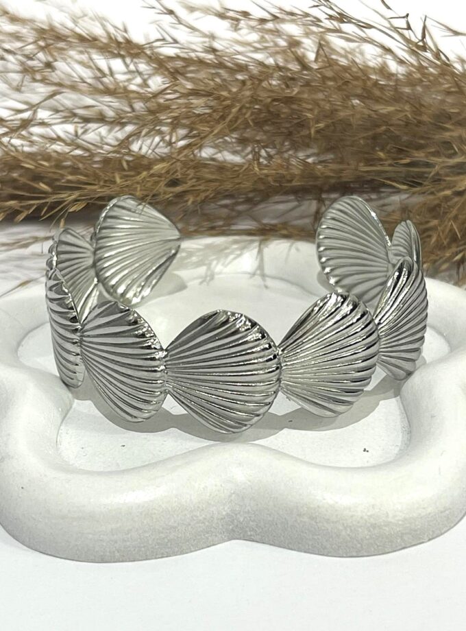 Karla Cuff lovebyhands.gr