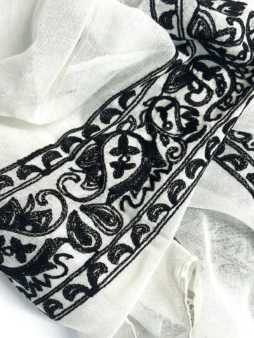 Black and White Pareo lovebyhands.gr
